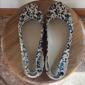 Crocs Kadee printed flats Size 10